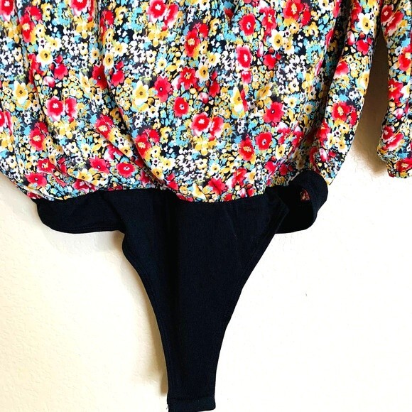 Pleione red bodysuit women floral faux wrap style deep neckline size S - Picture 5 of 9